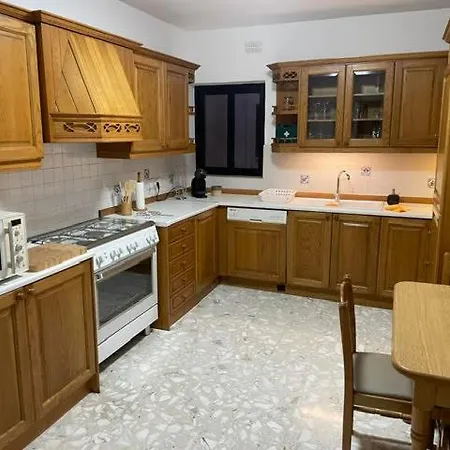 Spacious 3 Bedroom In The Heart Of St Julians San Giuliano