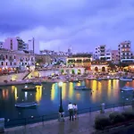 Spacious 3 Bedroom In The Heart Of St Julians Apartment *