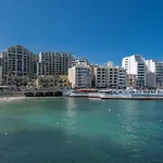 Spacious 3 Bedroom In The Heart Of St Julians 아파트