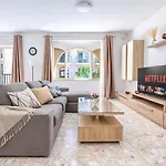 Apartment Spacious 3 Bedroom In The Heart Of St Julians