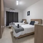 Spacious 3 Bedroom In The Heart Of St Julians