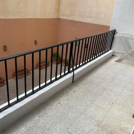 Spacious 3 Bedroom In The Heart Of St Julians דירה *