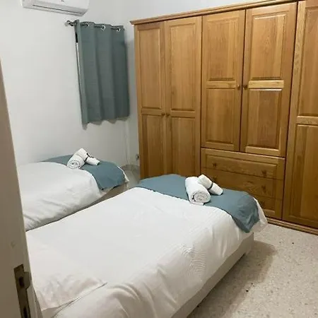 Spacious 3 Bedroom In The Heart Of St Julians