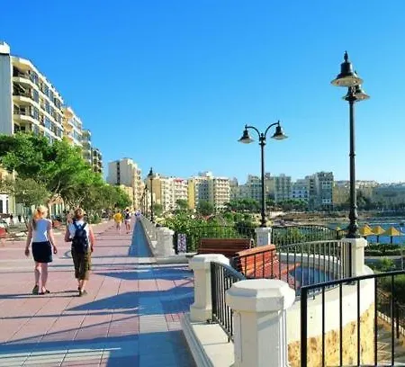 Spacious 3 Bedroom In The Heart Of St Julians *