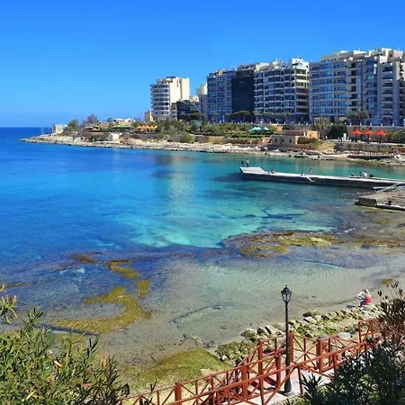 Spacious 3 Bedroom In The Heart Of St Julians *