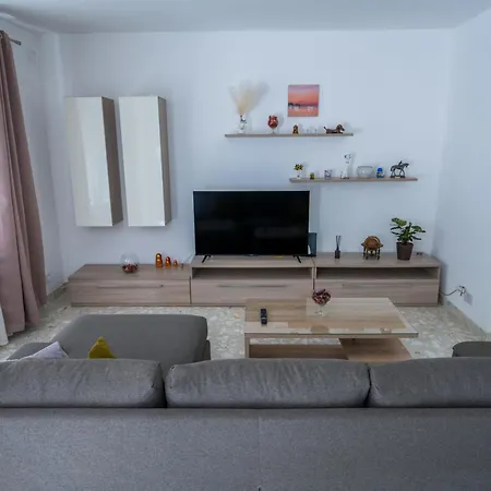 Spacious 3 Bedroom In The Heart Of St Julians