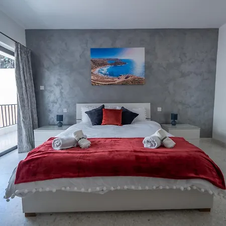 Spacious 3 Bedroom In The Heart Of St Julians דירה