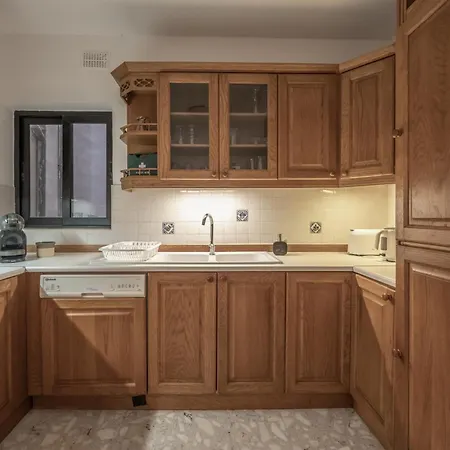 Spacious 3 Bedroom In The Heart Of St Julians דירה *