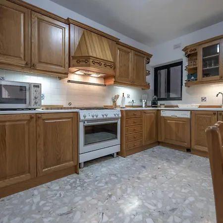 Spacious 3 Bedroom In The Heart Of St Julians St. Julian's