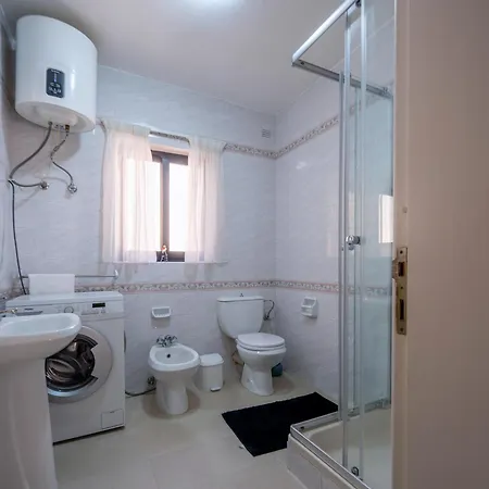 Spacious 3 Bedroom In The Heart Of St Julians