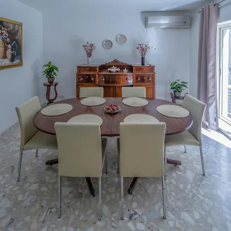 Spacious 3 Bedroom In The Heart Of St Julians St. Julian's