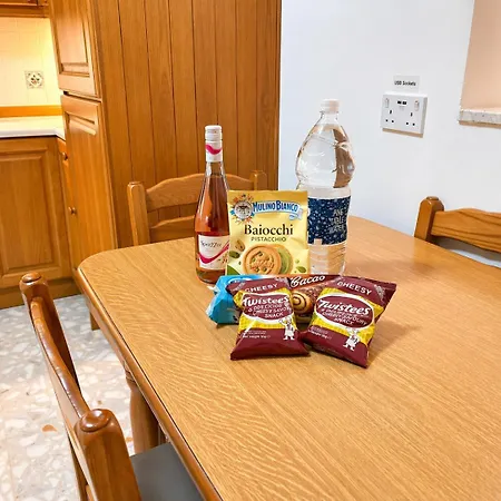Spacious 3 Bedroom In The Heart Of St Julians Appartement San Ġiljan