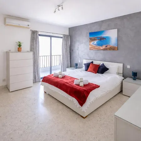Spacious 3 Bedroom In The Heart Of St Julians *