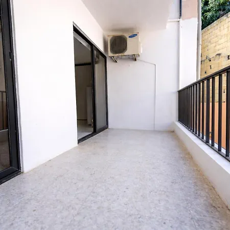 Spacious 3 Bedroom In The Heart Of St Julians