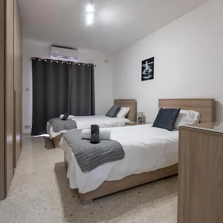 Spacious 3 Bedroom In The Heart Of St Julians