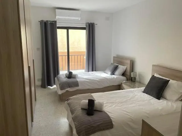 Spacious 3 Bedroom In The Heart Of St Julians *