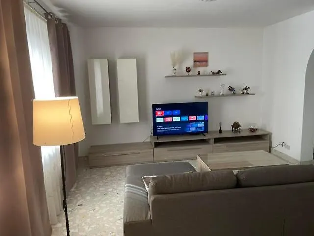 아파트 Spacious 3 Bedroom In The Heart Of St Julians