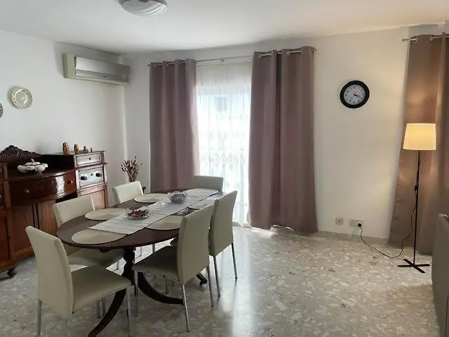 Spacious 3 Bedroom In The Heart Of St Julians 아파트 Saint Julian's