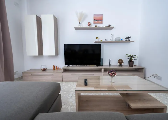 아파트 Spacious 3 Bedroom In The Heart Of St Julians *