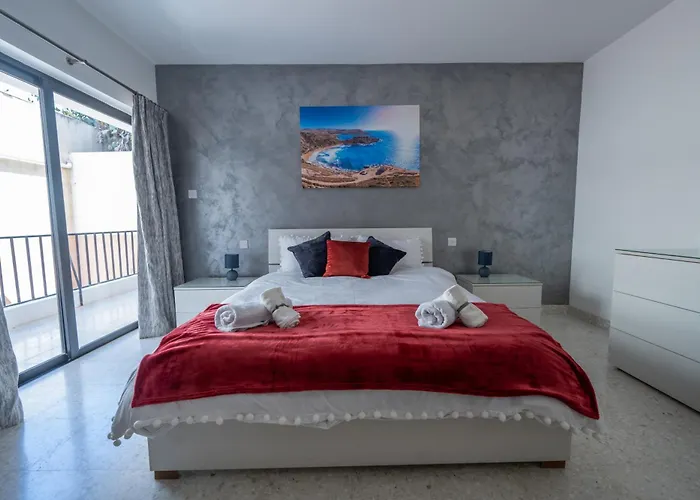 Spacious 3 Bedroom In The Heart Of St Julians 아파트