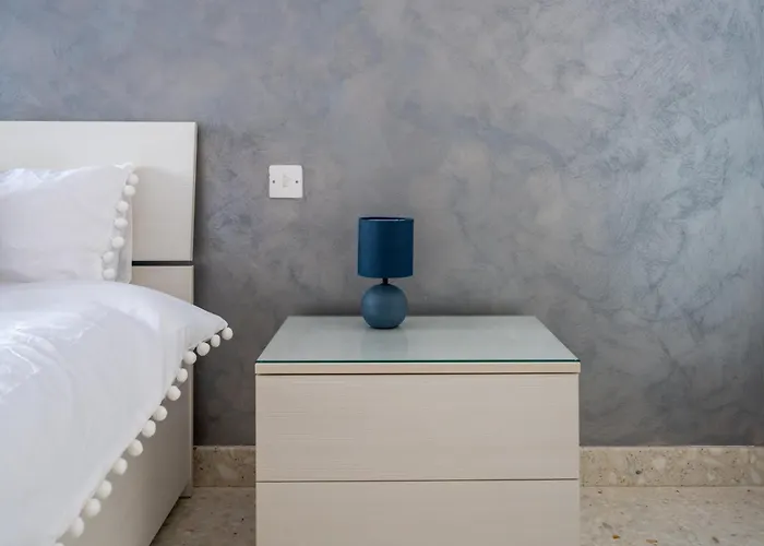 Spacious 3 Bedroom In The Heart Of St Julians 아파트 *