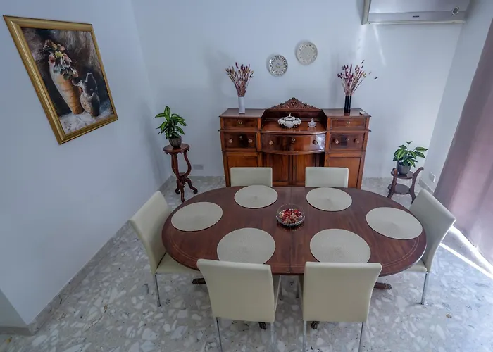 아파트 Spacious 3 Bedroom In The Heart Of St Julians
