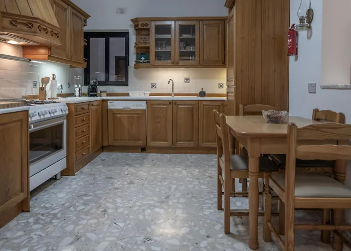 Spacious 3 Bedroom In The Heart Of St Julians Saint Julian's