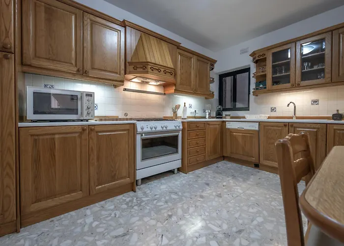 Spacious 3 Bedroom In The Heart Of St Julians Saint Julian's