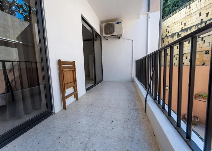 아파트 Spacious 3 Bedroom In The Heart Of St Julians Saint Julian's