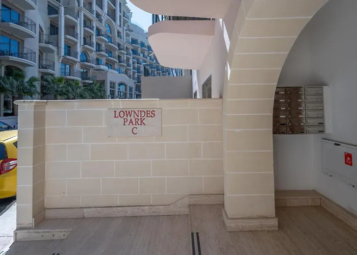 Spacious 3 Bedroom In The Heart Of St Julians * Saint Julian's