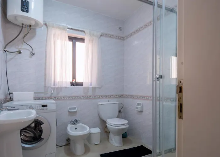 Spacious 3 Bedroom In The Heart Of St Julians