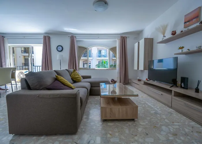 Spacious 3 Bedroom In The Heart Of St Julians 아파트 Saint Julian's