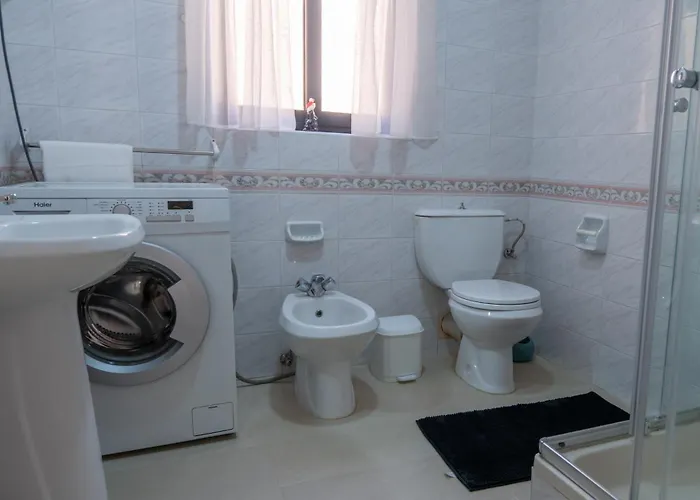 아파트 Spacious 3 Bedroom In The Heart Of St Julians