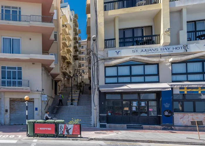 Spacious 3 Bedroom In The Heart Of St Julians 아파트 Saint Julian's